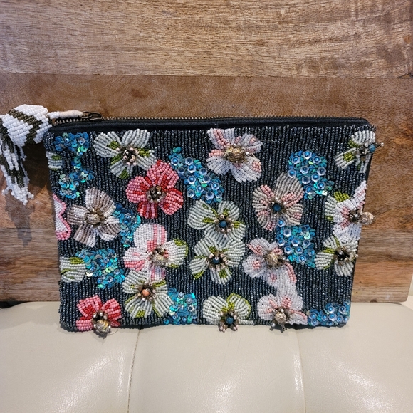 Anthropologie Jasper and Jeera Beaded Wristlet/Clutch - Picture 6 of 6